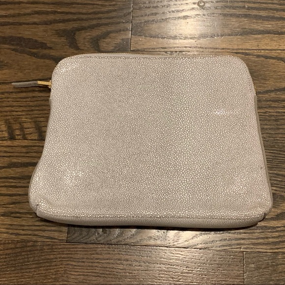 India Hicks Insider Clutch Pouch Bag - Pebbled Gray - Picture 2 of 5